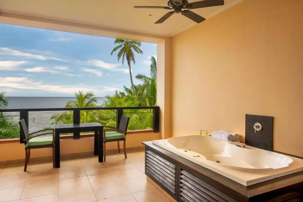 DoubleTree by Hilton Seychelles Allamanda Resort